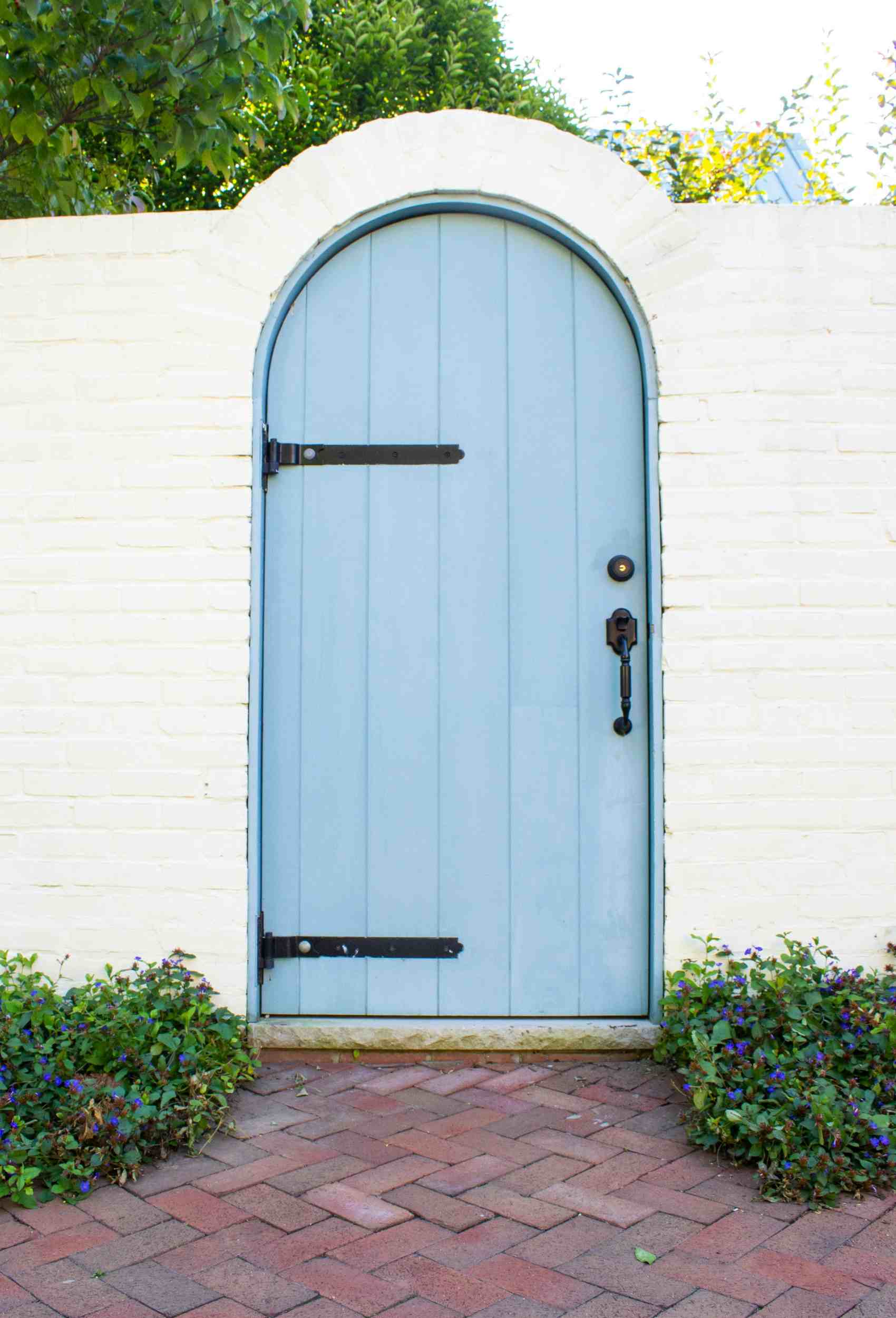 blue door and red and white brick for real estate and moving to FL category