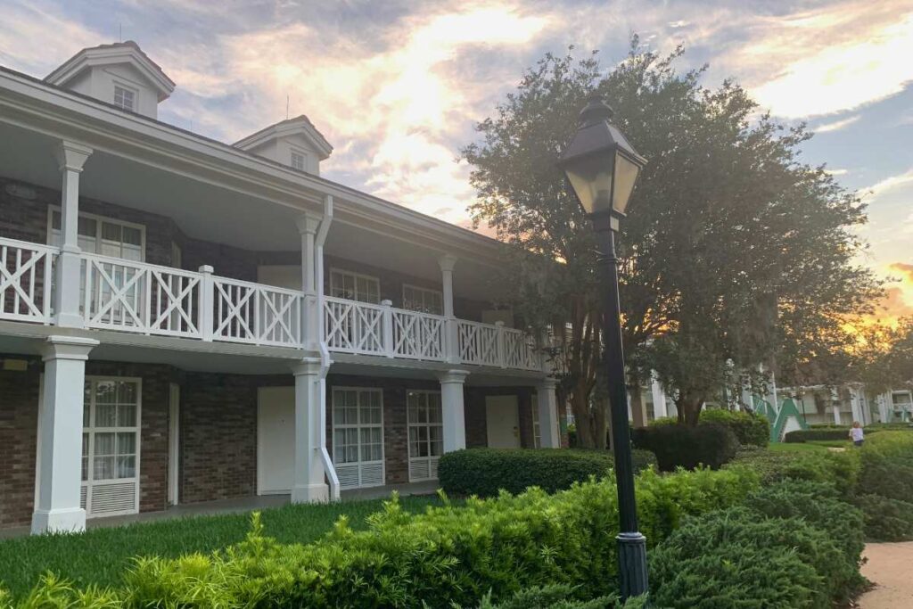 exterior view of Magnolia Bend hotel building