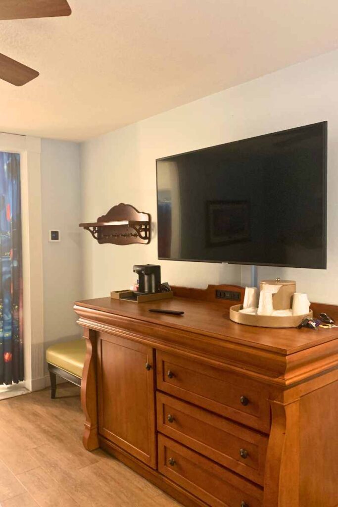 Port Orleans Riverside hotel room coffee maker, TV, and ice bin