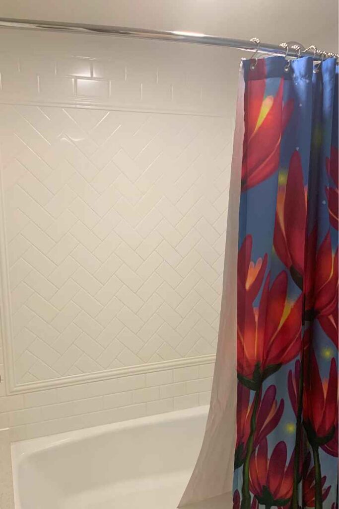 Port Orleans Riverside hotel room shower and shower curtain